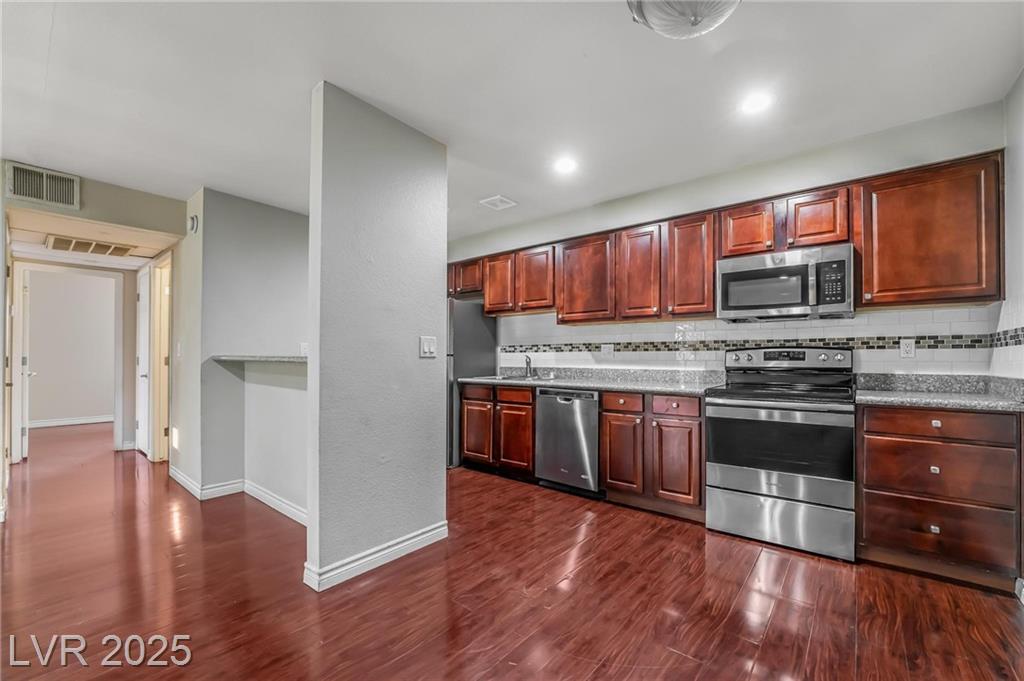 4330 Sandy River DR