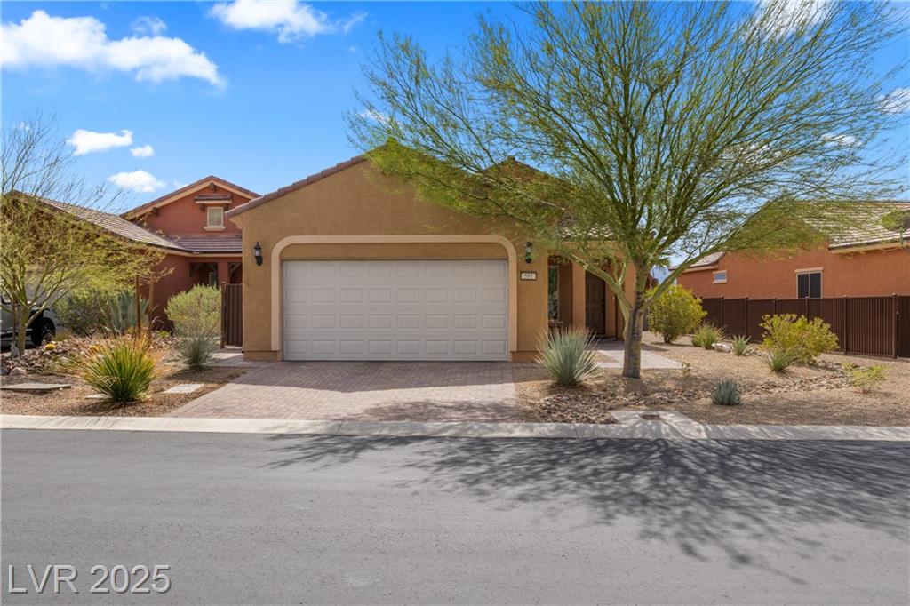 591 Bridle Path CIR