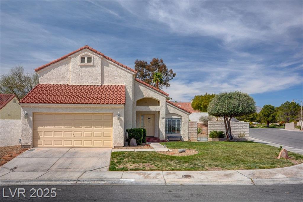 3229 Canyon Lake DR