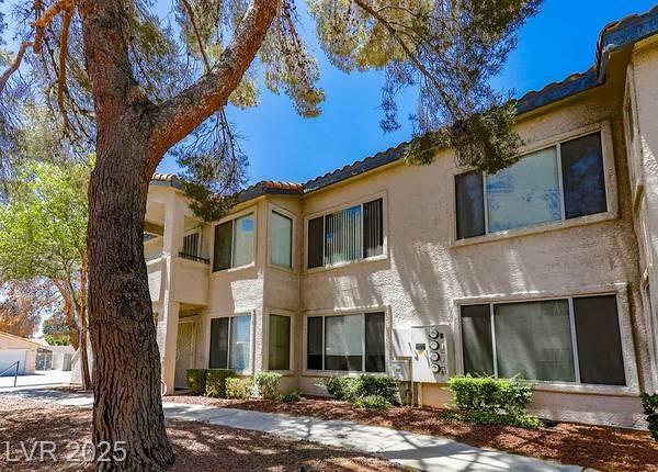 3090 Tarpon DR