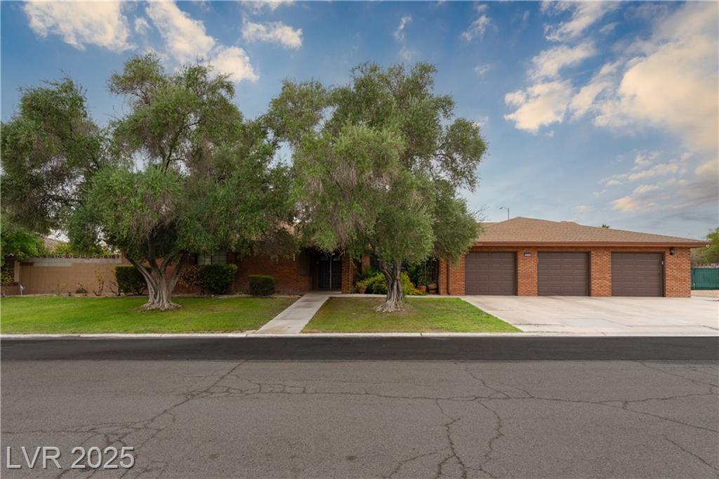 3249 Torrey Pines DR