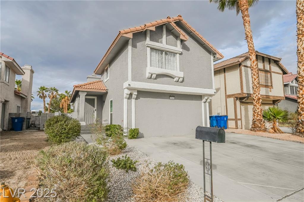 1640 Crystal Shadows CIR