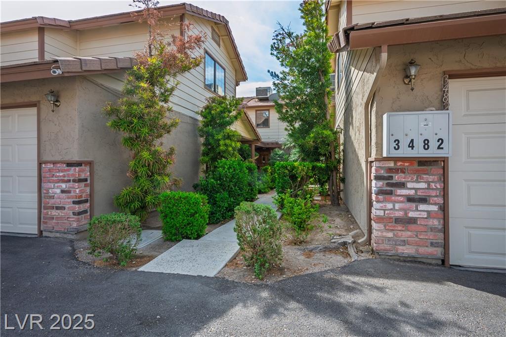 3482 Lorilou Lane LN