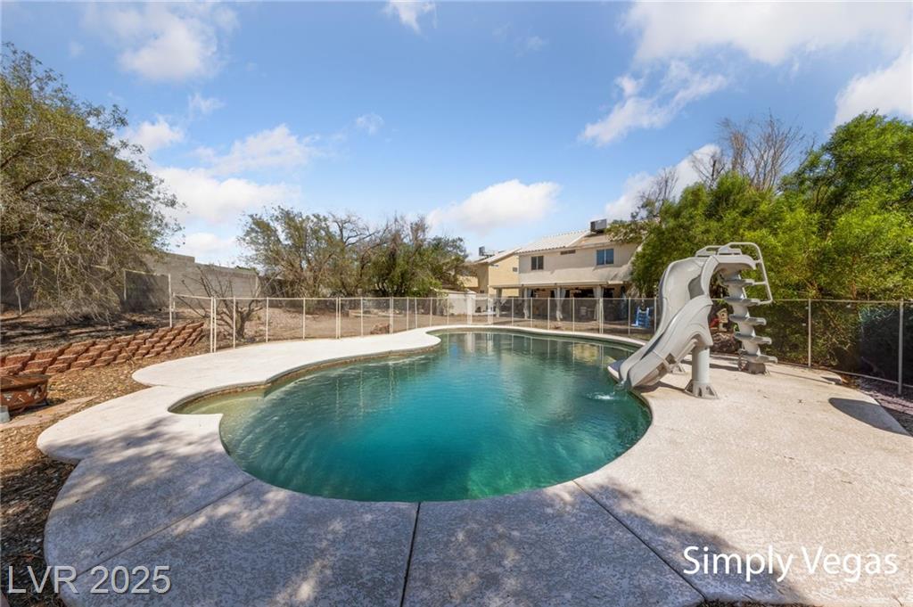 6013 Pebble Grey LN