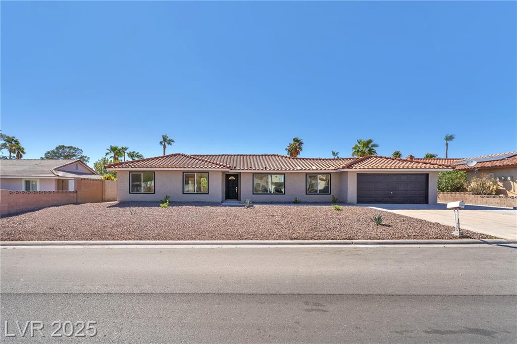 1295 Los Meadows DR