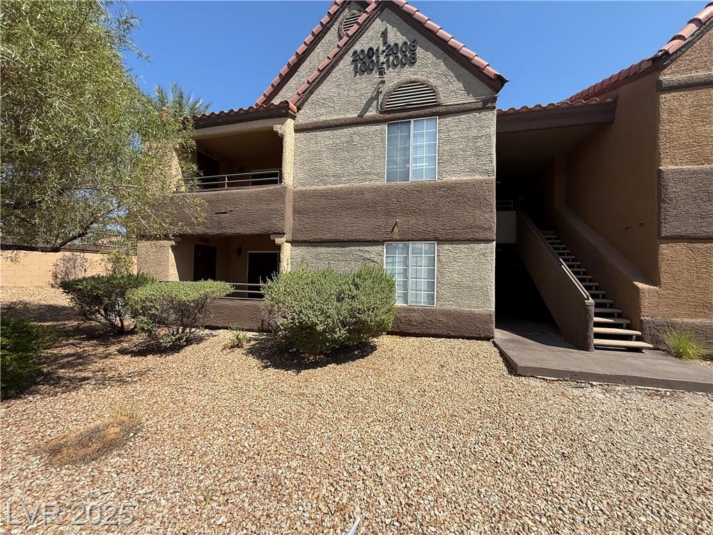 2200 Fort Apache RD