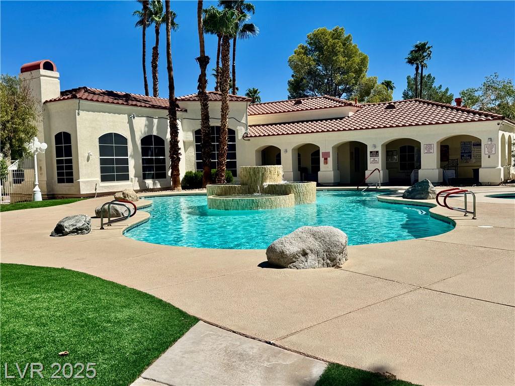 698 Racetrack RD