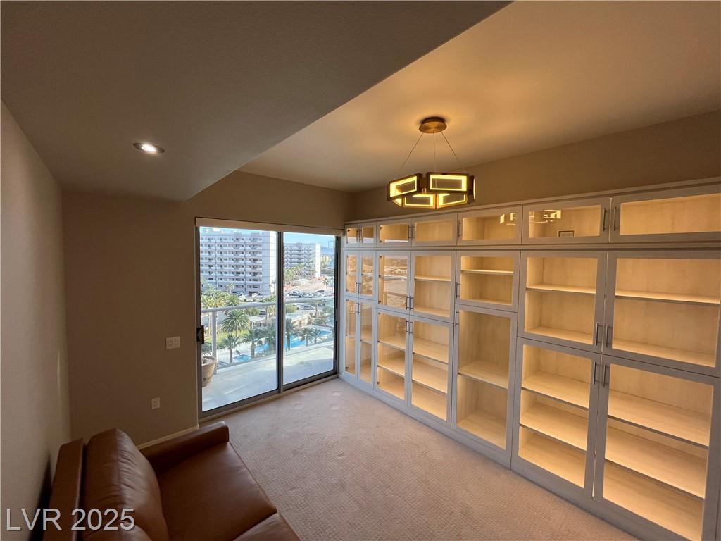 8255 Las Vegas BLVD