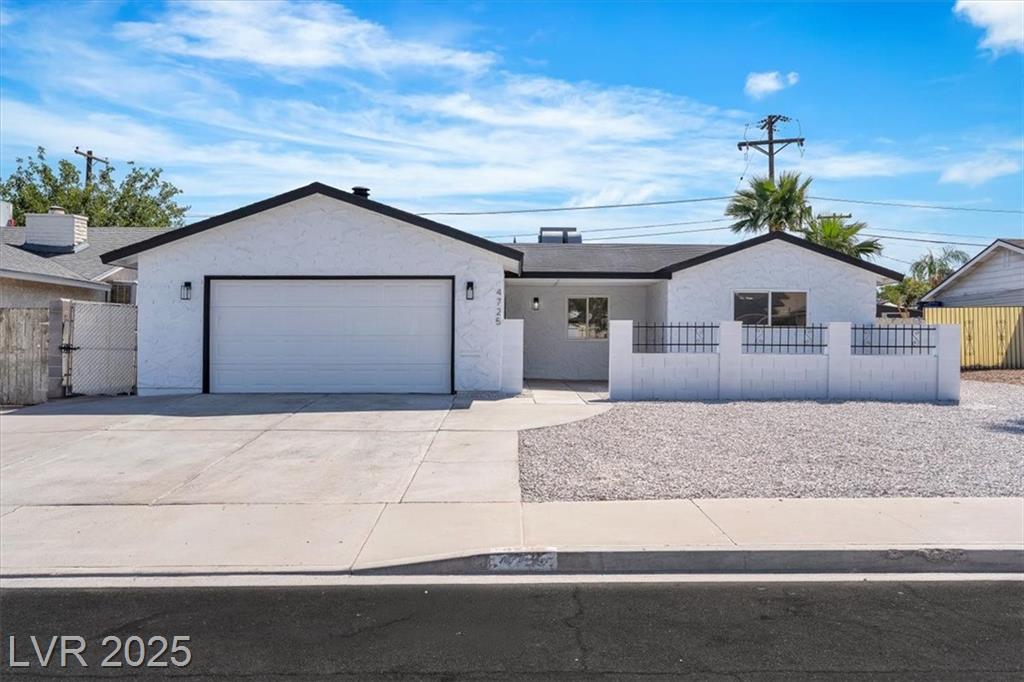 4725 Cinderella LN