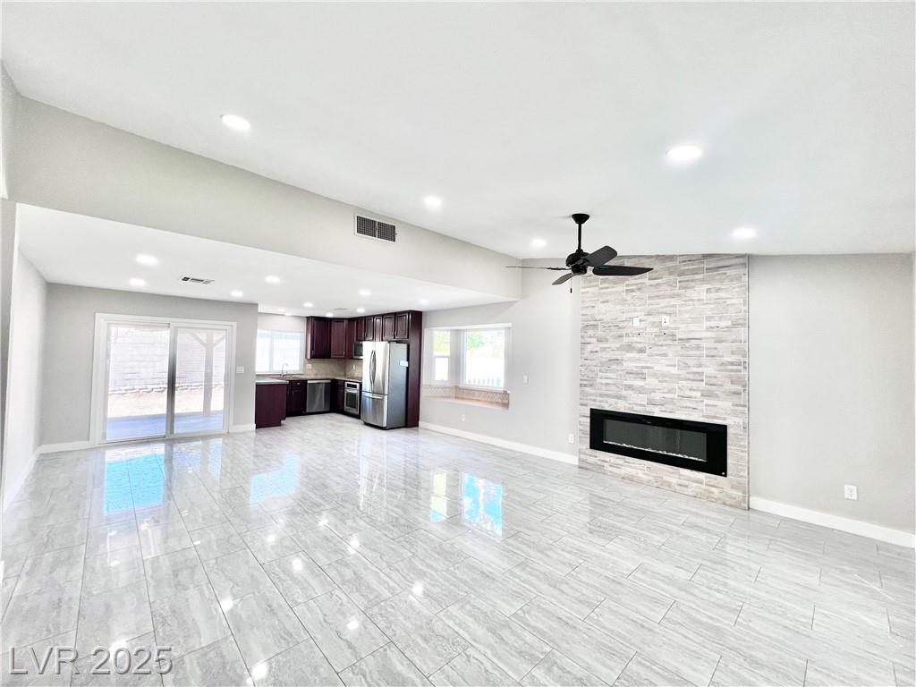 5828 Divers Cove WAY