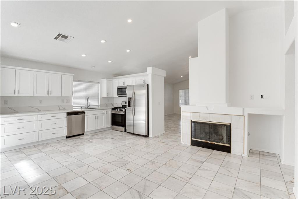 52 Tanglewood DR