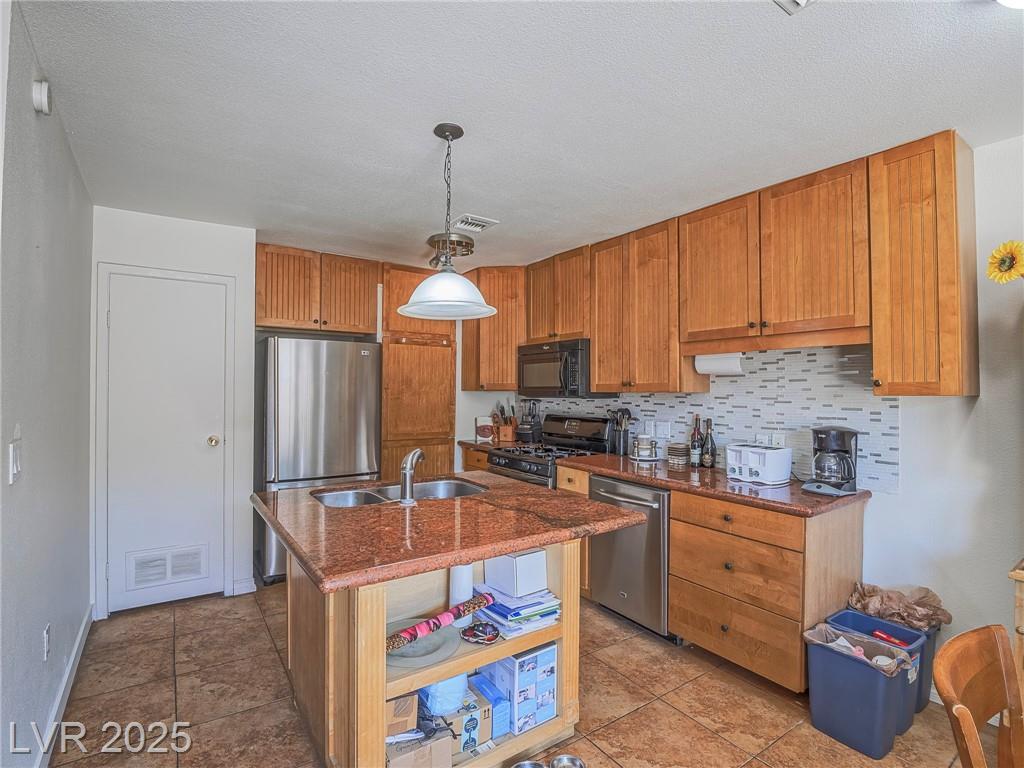 6162 Meadow Vista LN