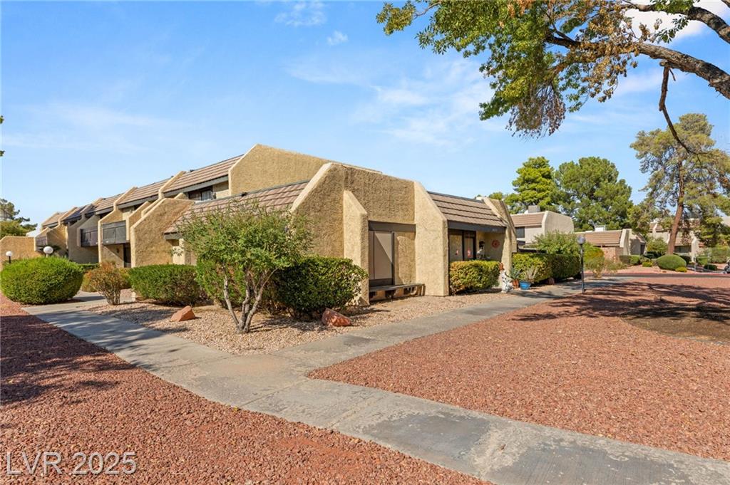 4653 Michillinda LN