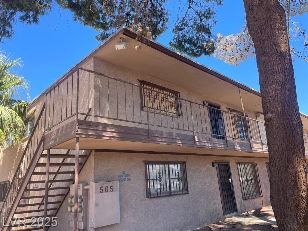 565 Royal Crest CIR