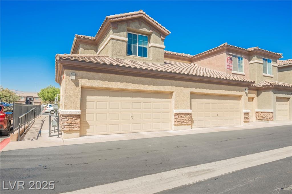 6868 Sky Pointe DR