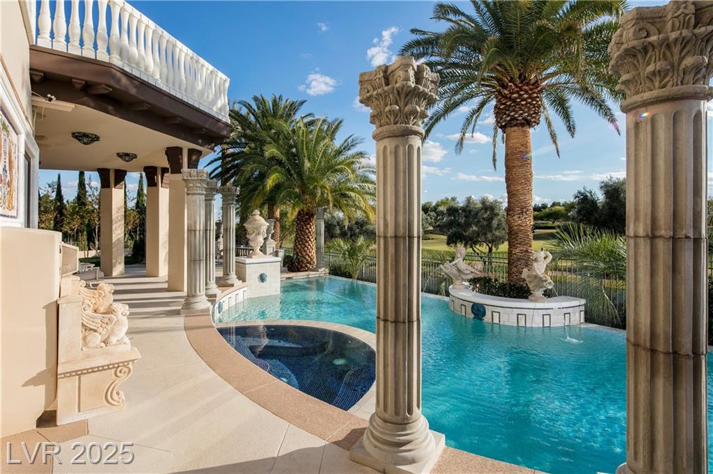 8801 Palm Greens CT