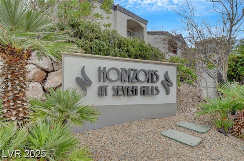 950 Seven Hills DR