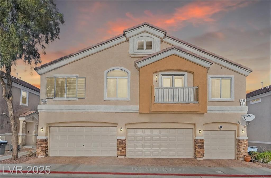 1085 Pleasure LN