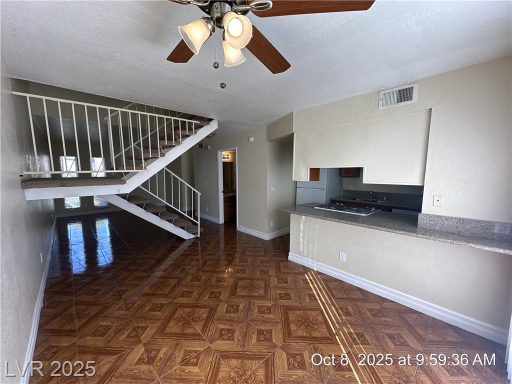 521 SELLERS PL