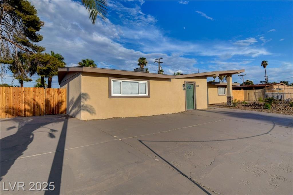 3338 Oneida WAY