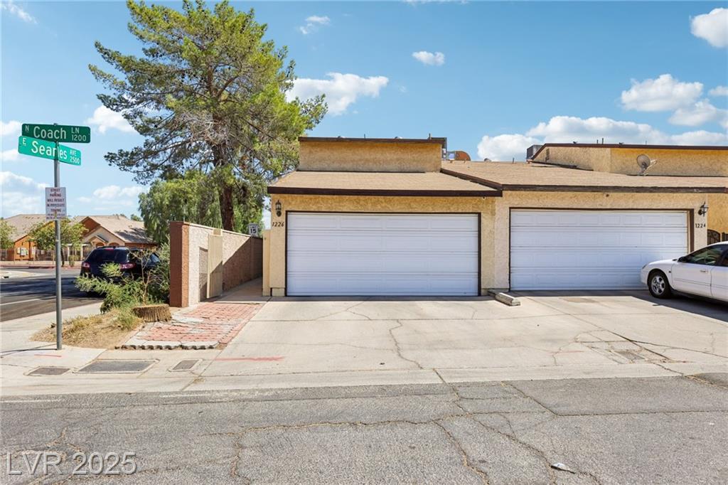 1226 Coach LN