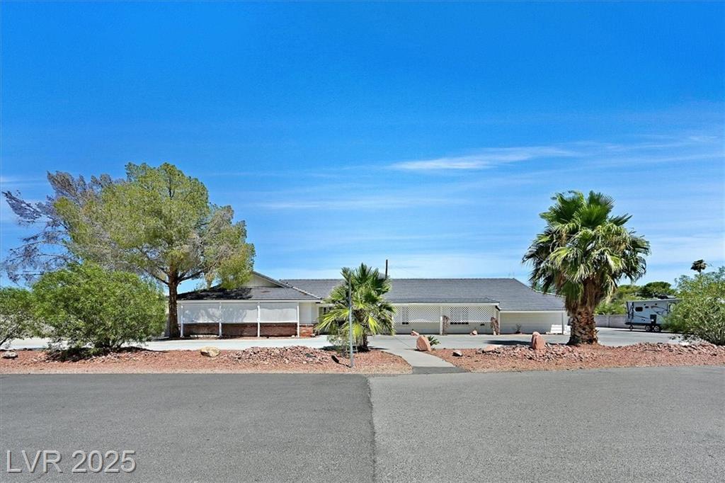6384 Desert Inn RD