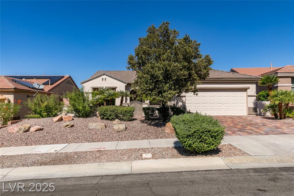 2112 King Mesa DR