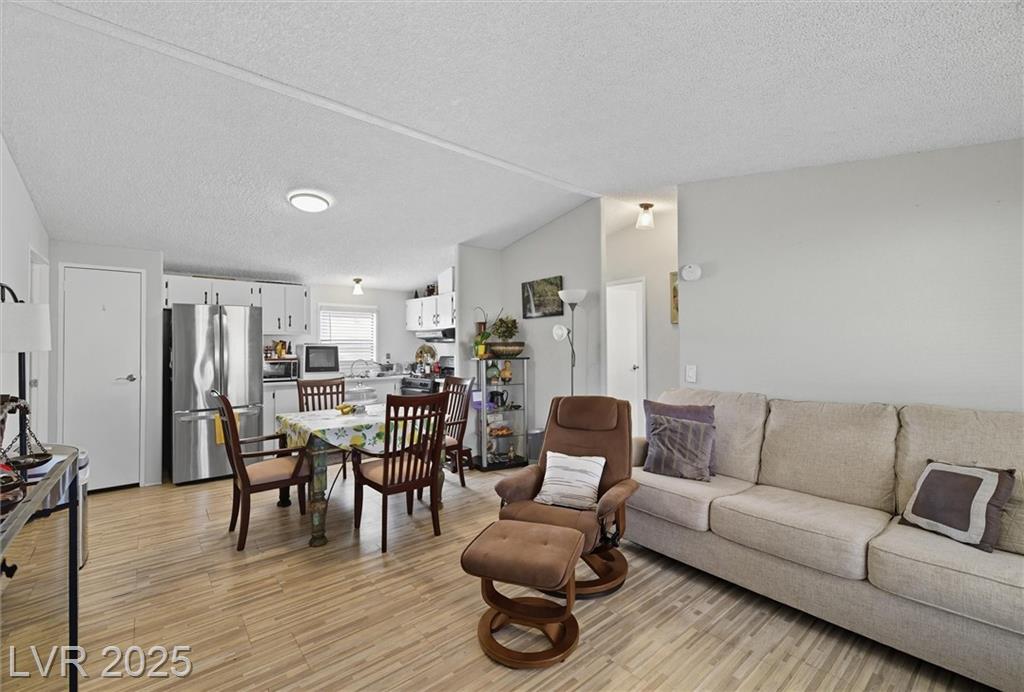 261 Kite ST