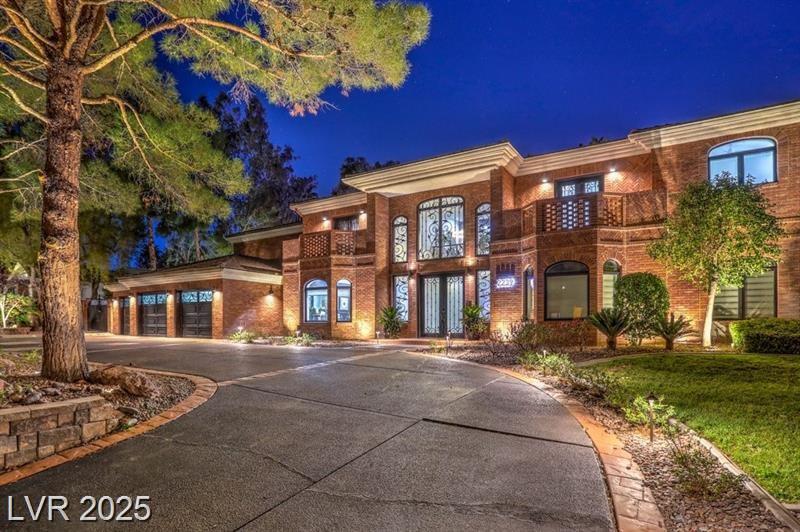 2239 Chatsworth CT