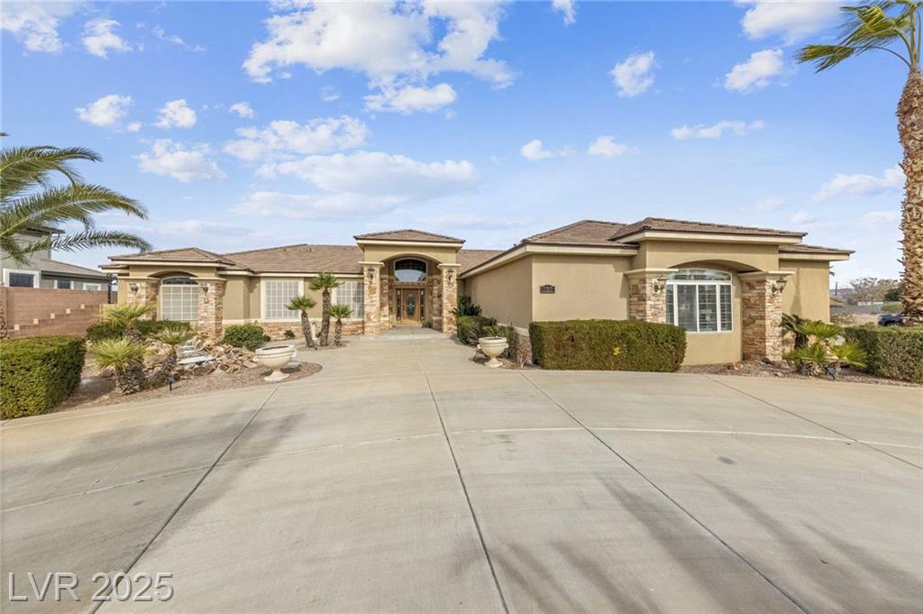 200 Desert Rose DR