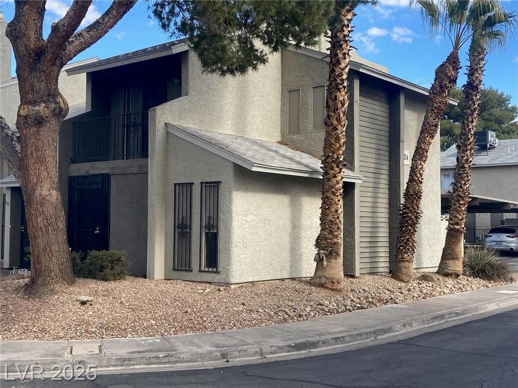561 SELLERS PL