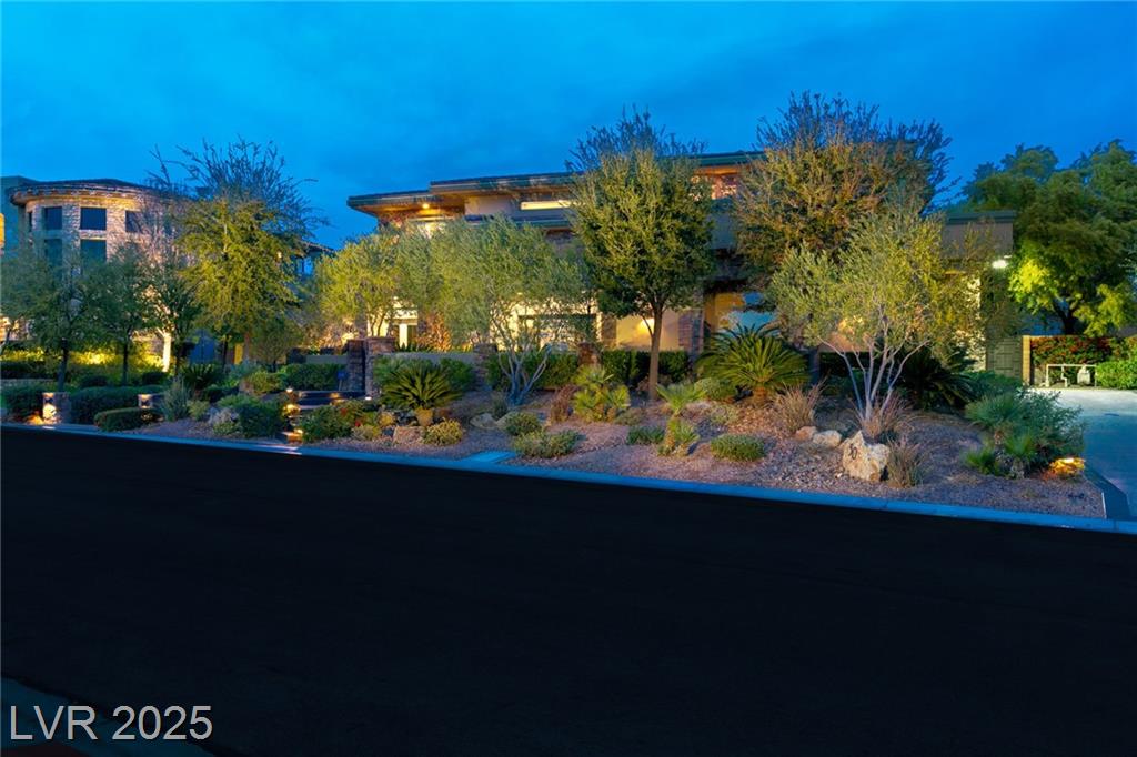 30 MEADOWHAWK LN
