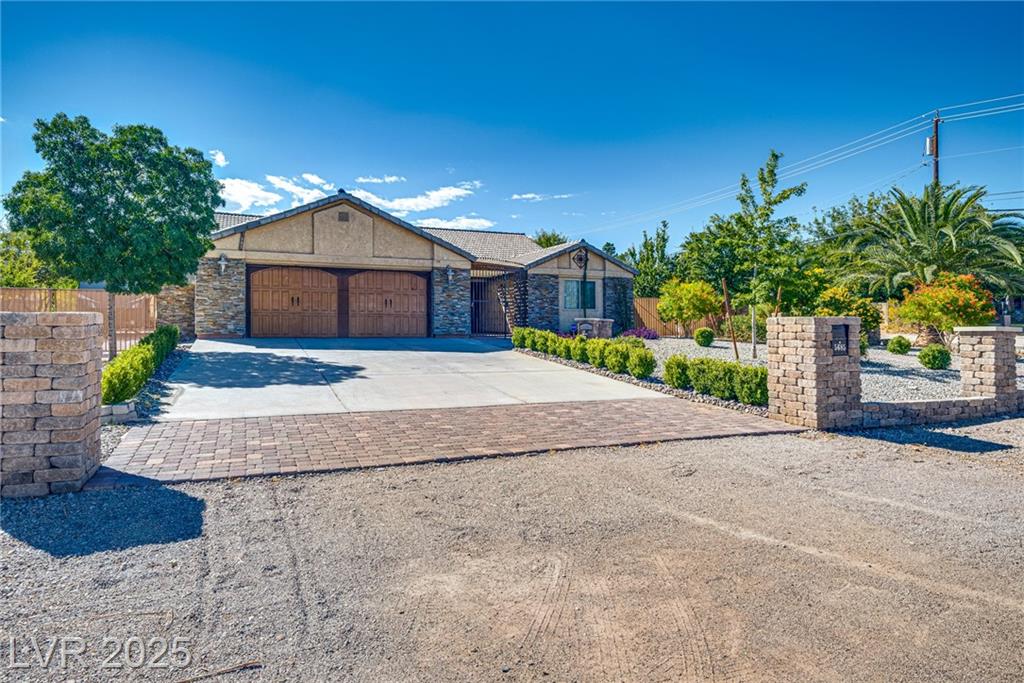 5685 Campbell RD