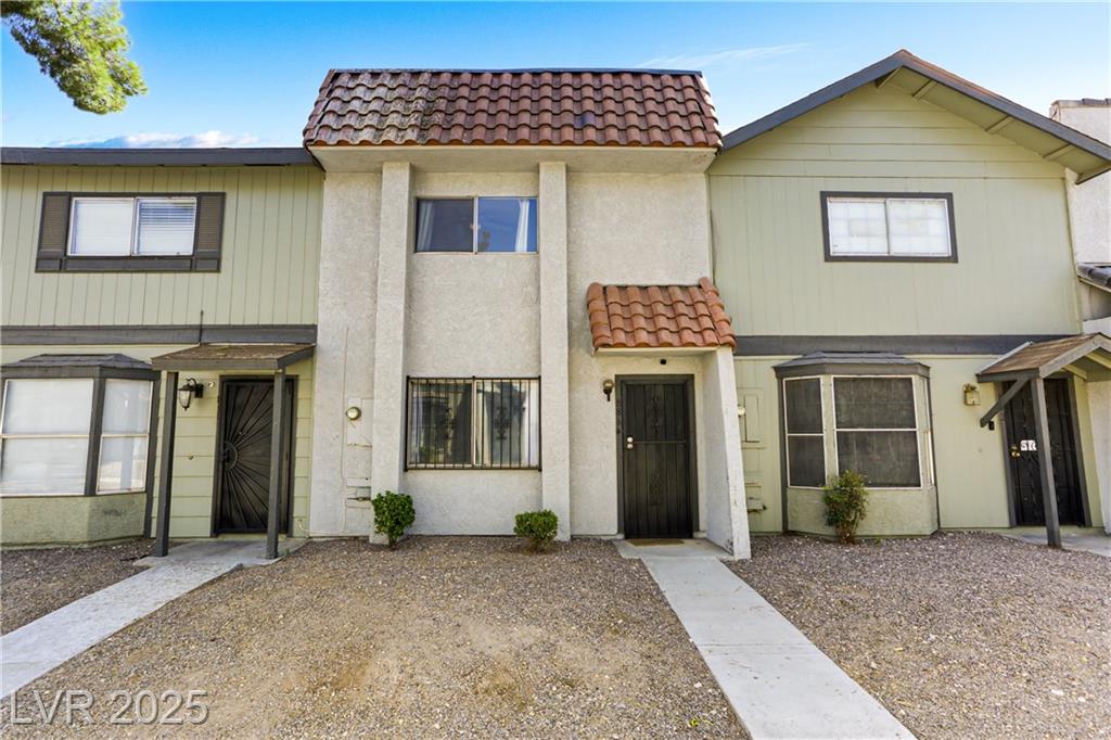 886 Flagstone WAY