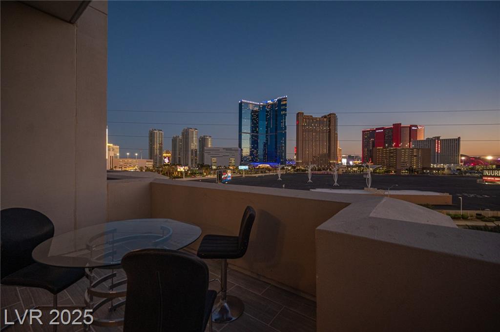 200 Sahara AVE