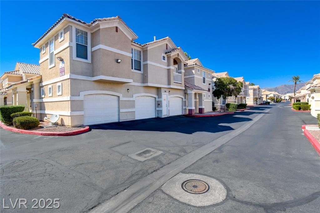 5855 Valley DR