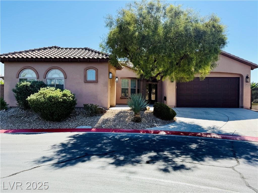 7404 Eggshell DR
