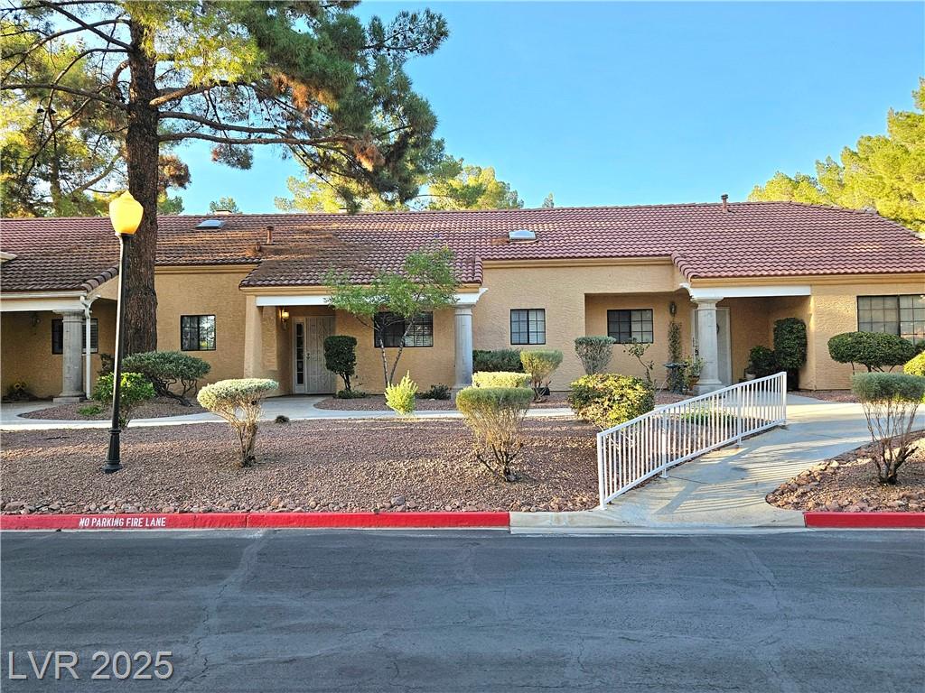 2851 Valley View BLVD