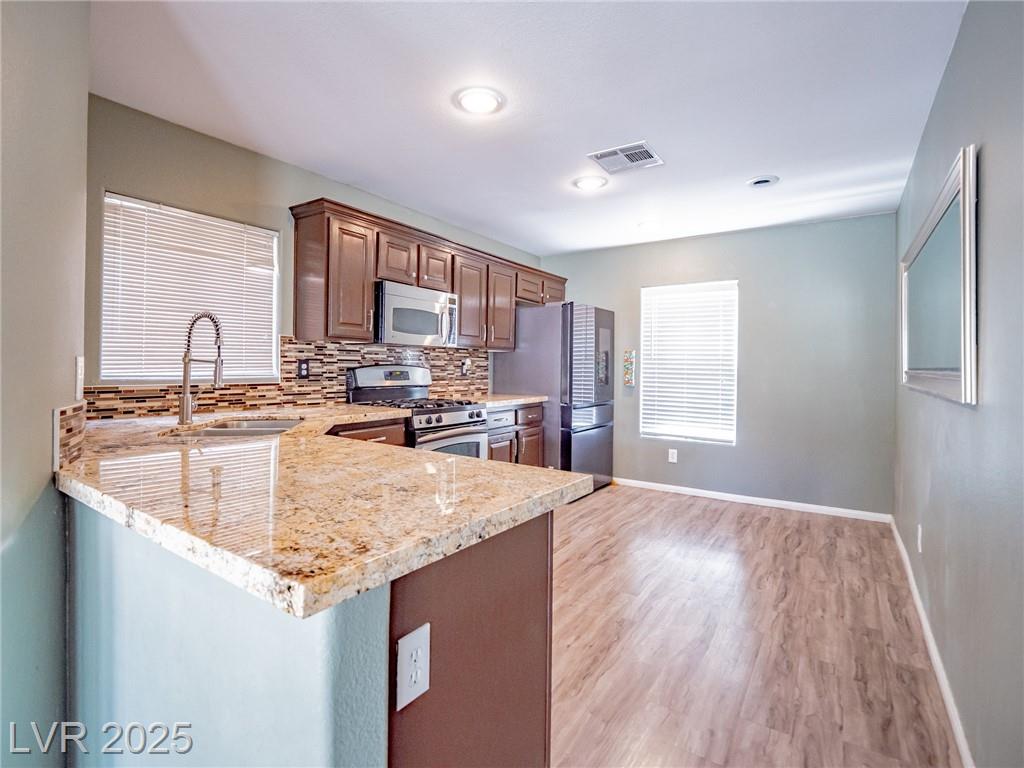 11038 African Sunset ST