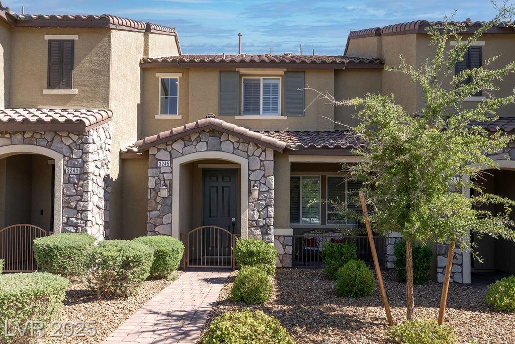 3245 Montage DR