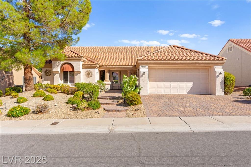 2712 Lotus Hill DR