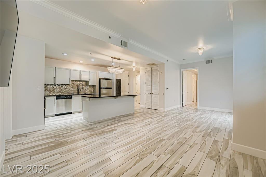 2405 Serene AVE