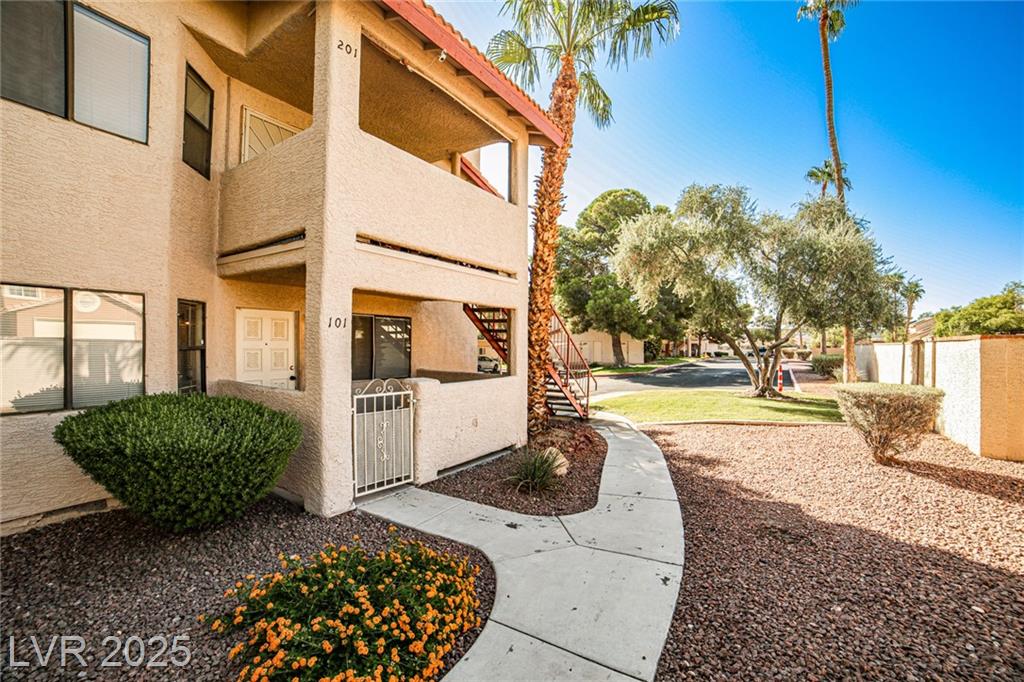 805 Rock Springs DR
