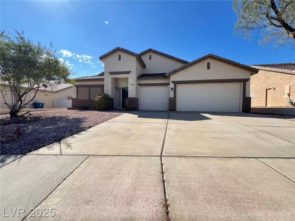 1085 Las Palmas Entrada AVE