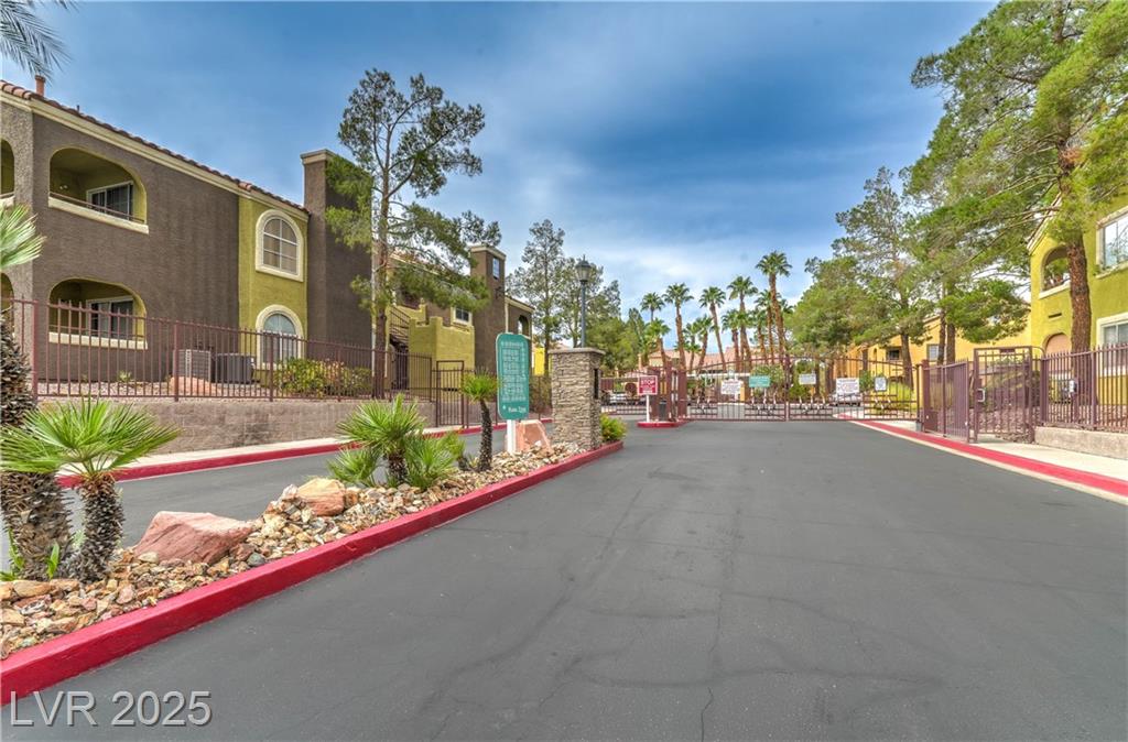 7950 Flamingo RD