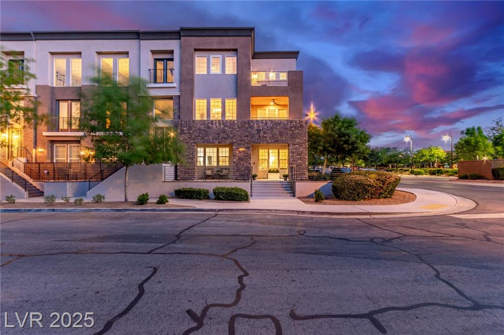 3165 Via Como DR