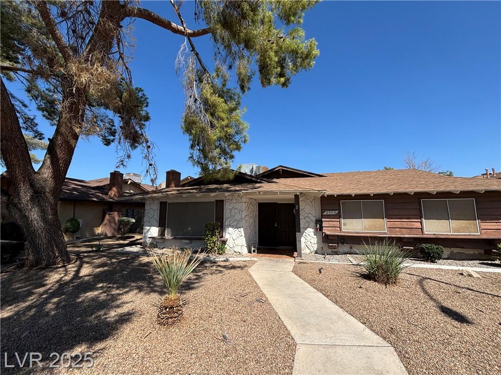 2744 Karen AVE