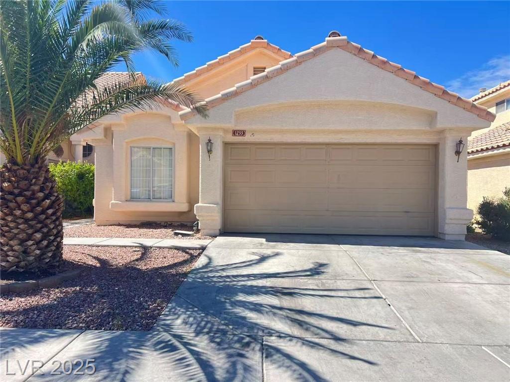 1233 Lucia DR