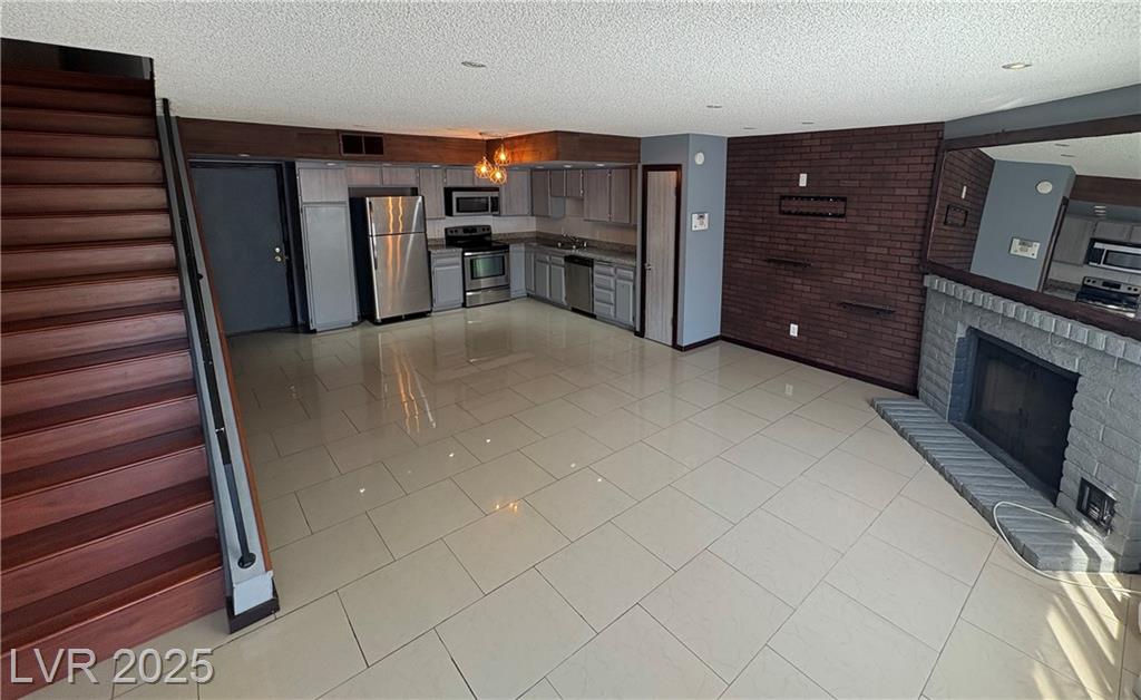 5457 Escondido ST