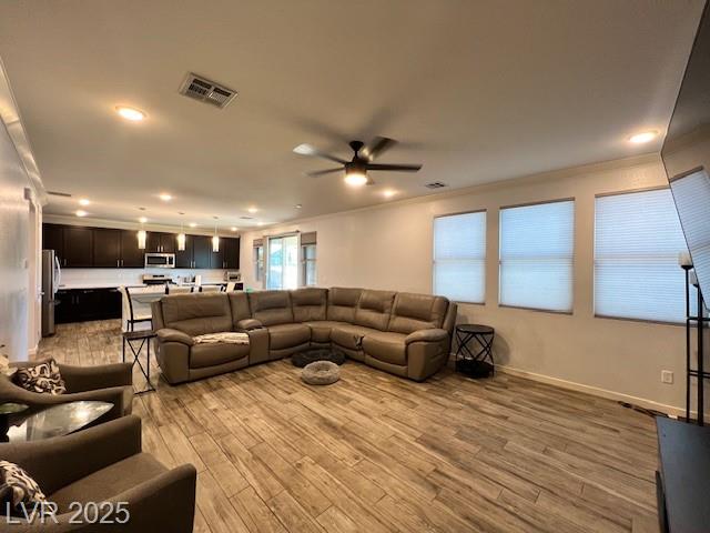 8330 Carabiner CT
